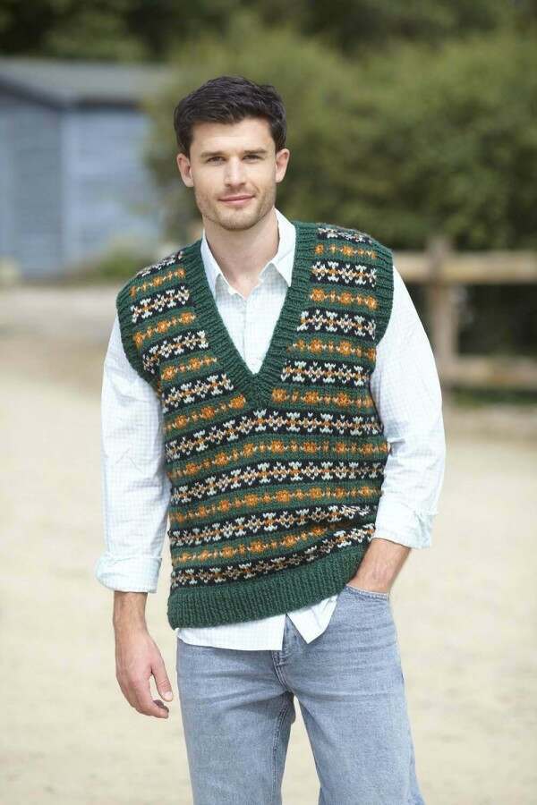 King Cole 6414 Sweater Vest and Sweater in Dalesway Chunky Leaflet