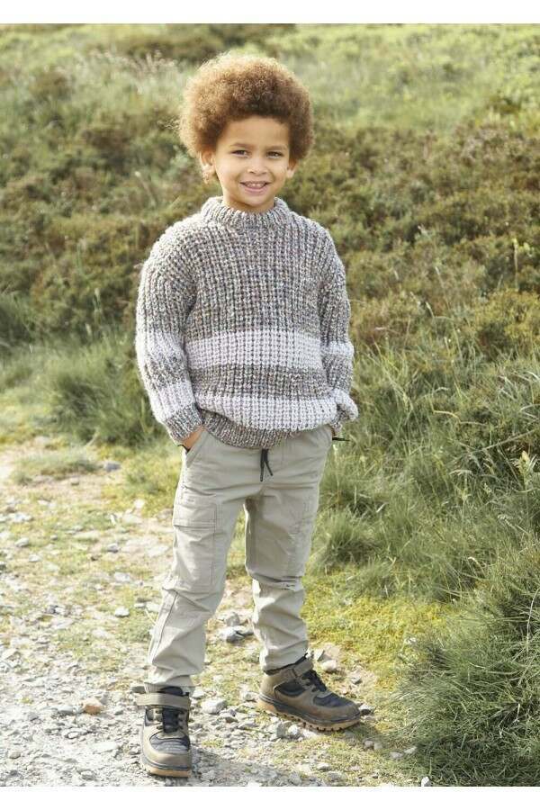King Cole 6566 Sweaters in Dalesway Chunky and Dalesway Moors Chunky Leaflet