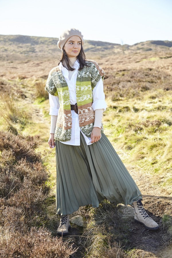 King Cole: 5907 Cardigan & Waistcoat Nordic Chunky Leaflet