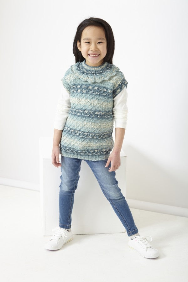 King Cole 6040 Sweater and Pullover in Norse 4 Ply Leaflet