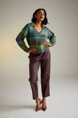 Sirdar 10718 Sweater in Jewelspun Booklet