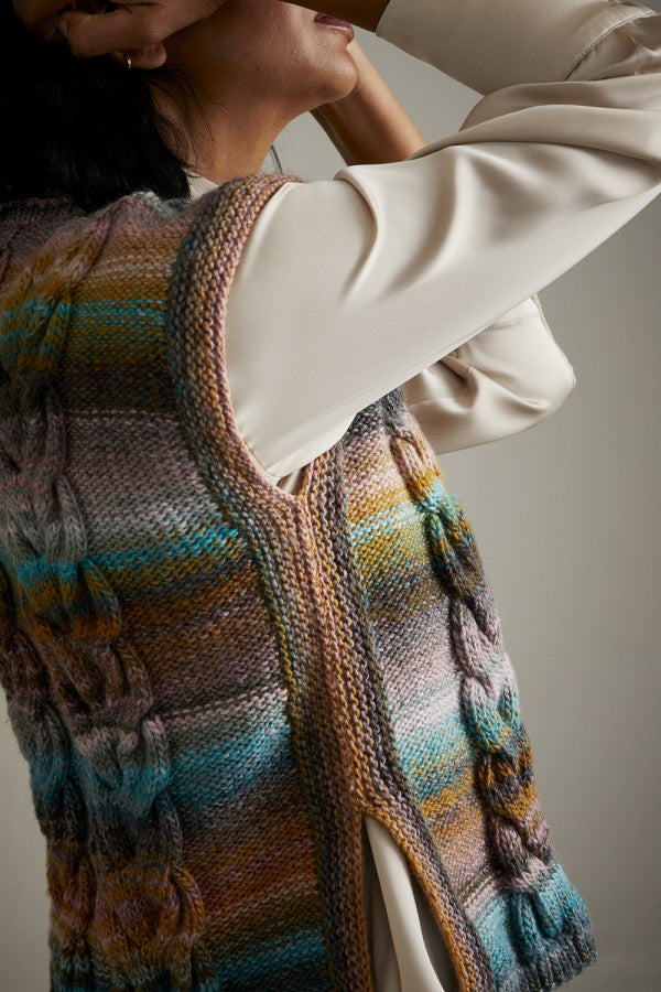 Sirdar 10717 Tunic in Jewelspun Booklet