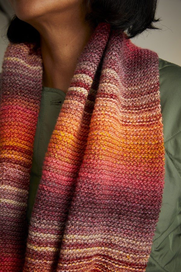 Sirdar 10729 Cowl in Jewelspun Booklet
