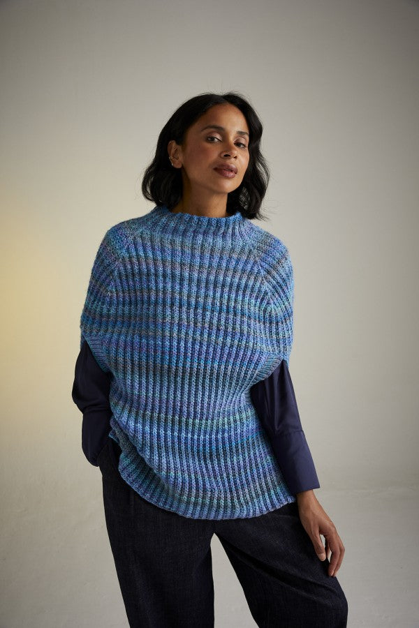 Sirdar 10721 Poncho in Jewelspun Booklet