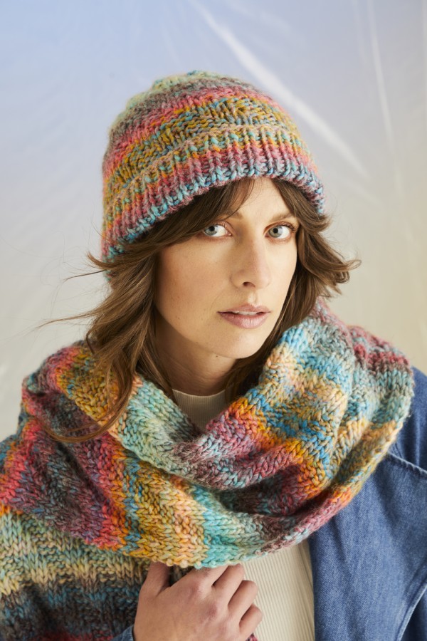 Sirdar 10710 Hat and Scarf in Jewelspun with Wool Chunky Booklet