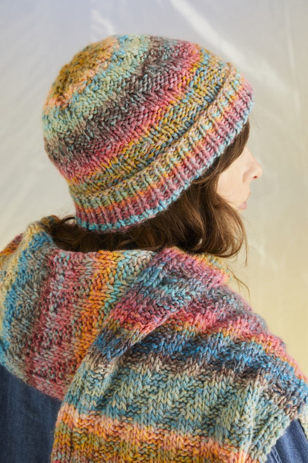 Sirdar 10710 Hat and Scarf in Jewelspun with Wool Chunky Booklet