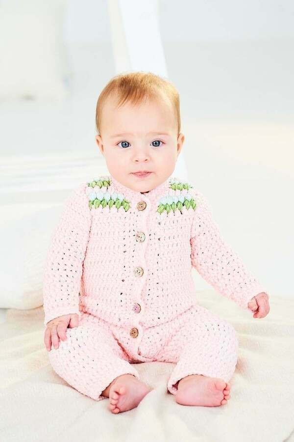Stylecraft 10147 Onesies in Squeeze Me DK leaflet