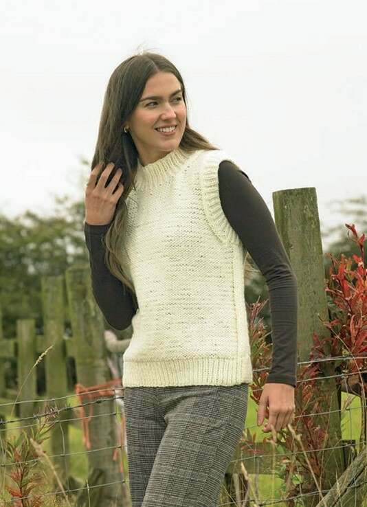 Wendy 7048 Slipover in Supreme Chunky Leaflet