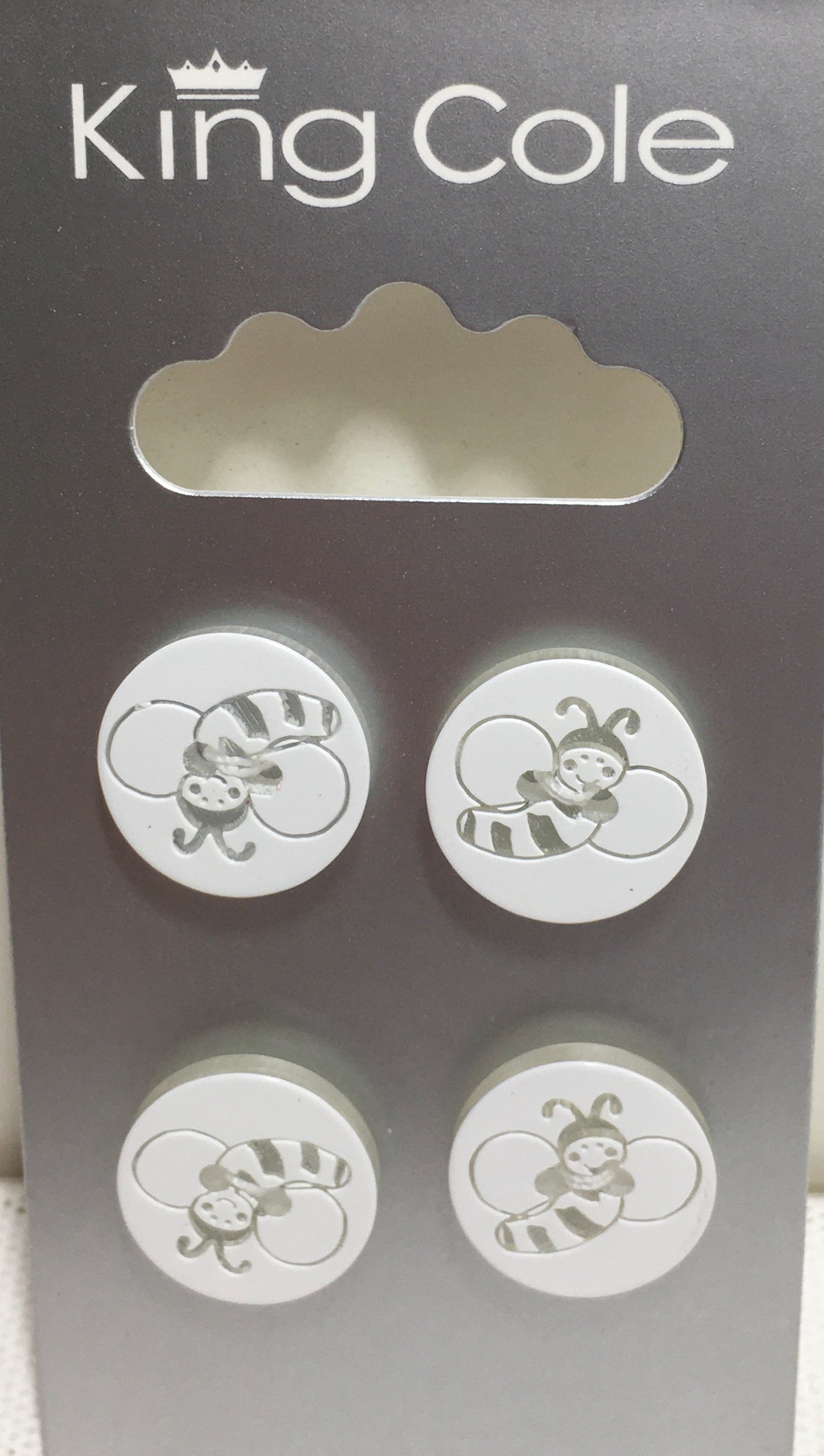 BUT025 Animal Buttons: Bumble Bee White Buttons
