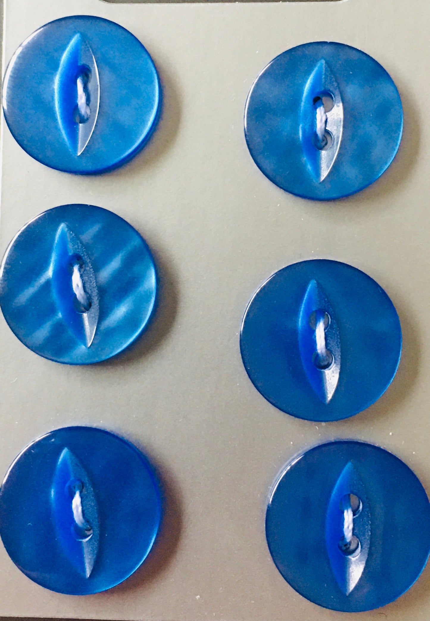 BUT074 Fisheyed Buttons Royal Blue Medium