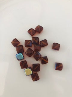 Gutermann Cube Glass Beads 2046 8mm Bronze