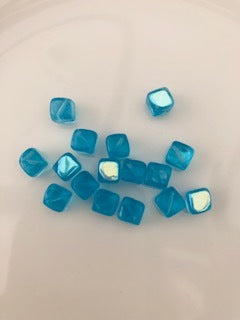 Gutermann Cube Glass Beads 7080 8mm Turquoise