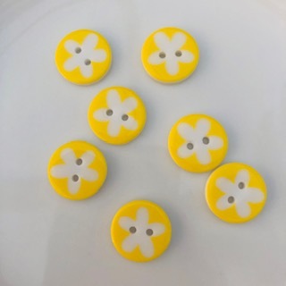 Flower Button Yellow 17mm