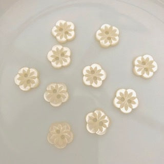 Flower Button 13mm Cream