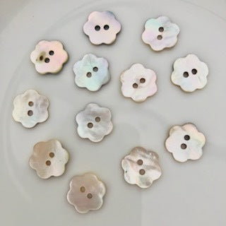 Shell Button 15mm Oyster