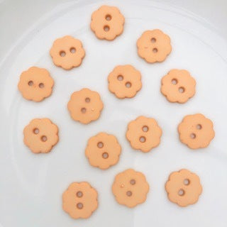 Matt Flower Button 15mm Peach