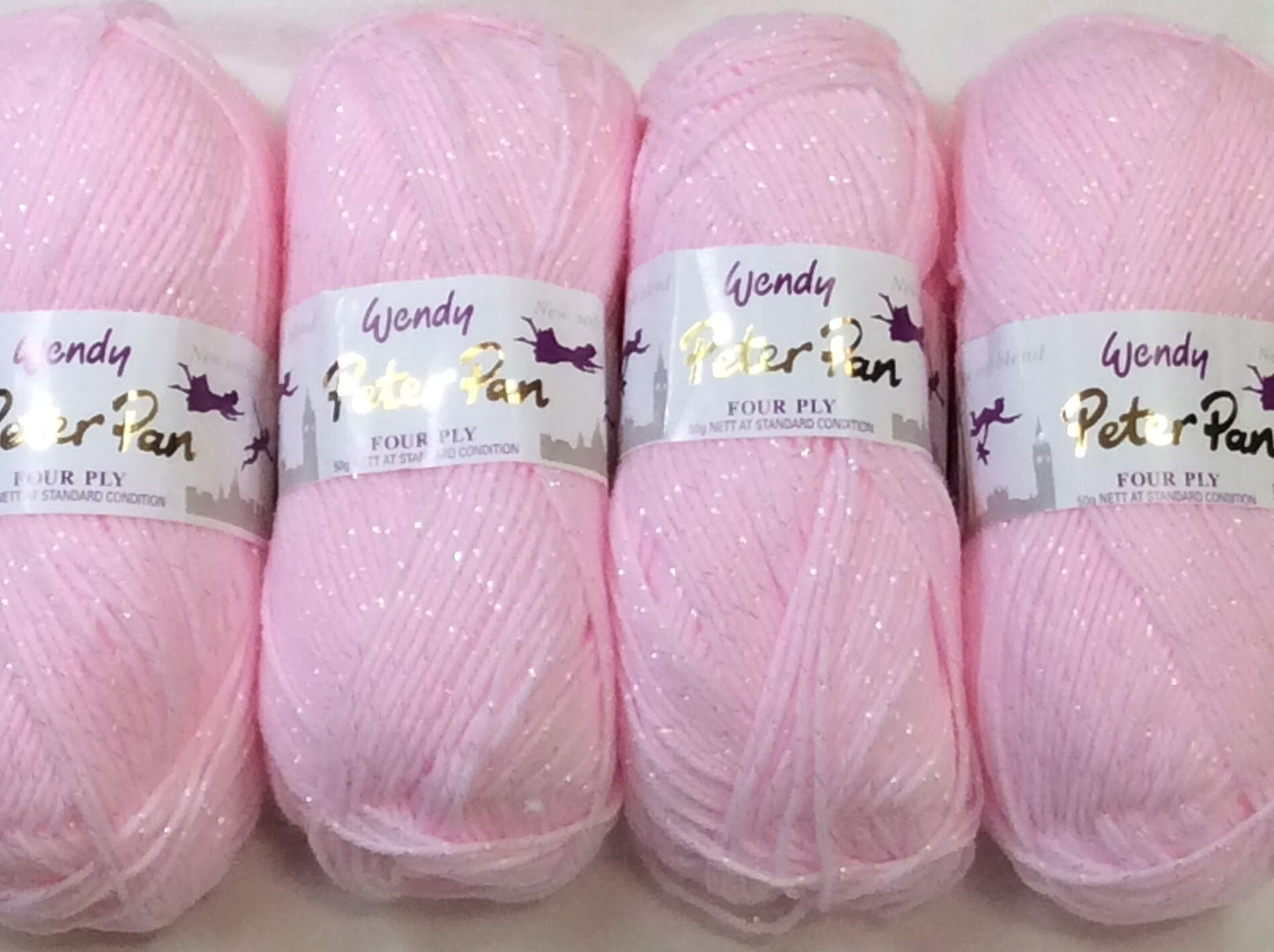 Peter Pan 4ply 3002 Pink Moodust