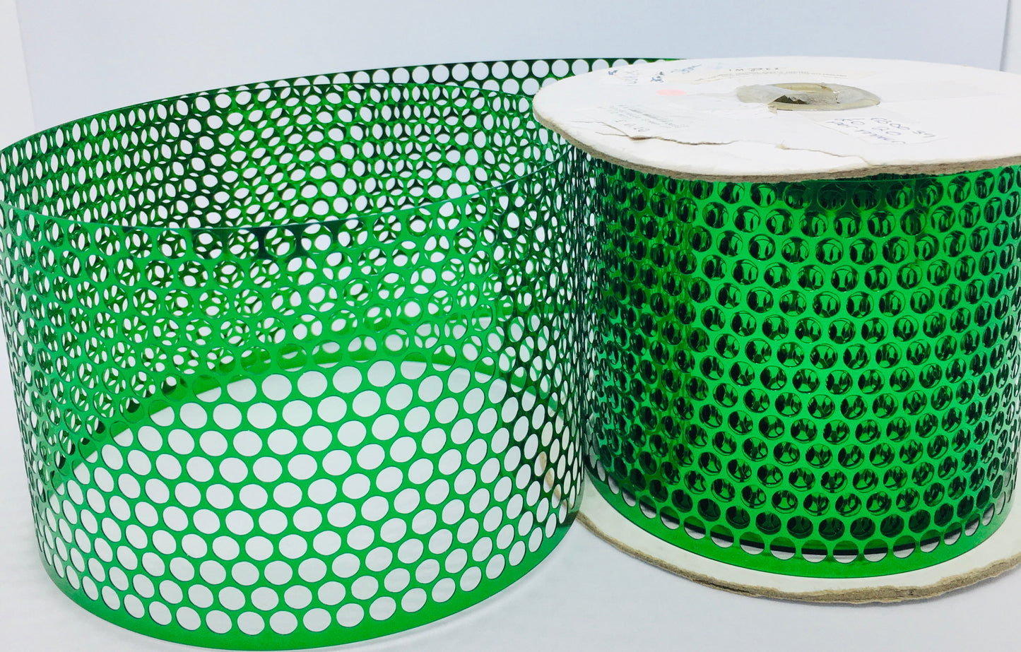 Punchinella Sequin Waste Christmas Green per 1/2 Mtr