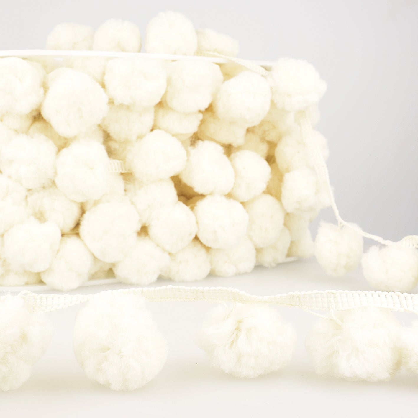 La Stephanoise Giant Pom Pom Trim Ivory Large 50mm